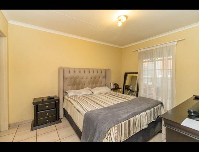 3 BEDROOM TOWNHOUSE FOR SALE IN EDEN GLEN
